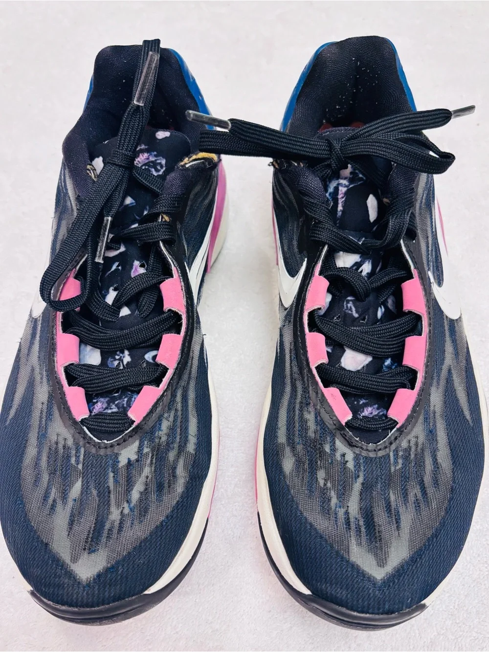 Nike Air Zoom Black Desert Berry  Men’s Size 8.5 / euro 42 / UK 7.5 - box 15
